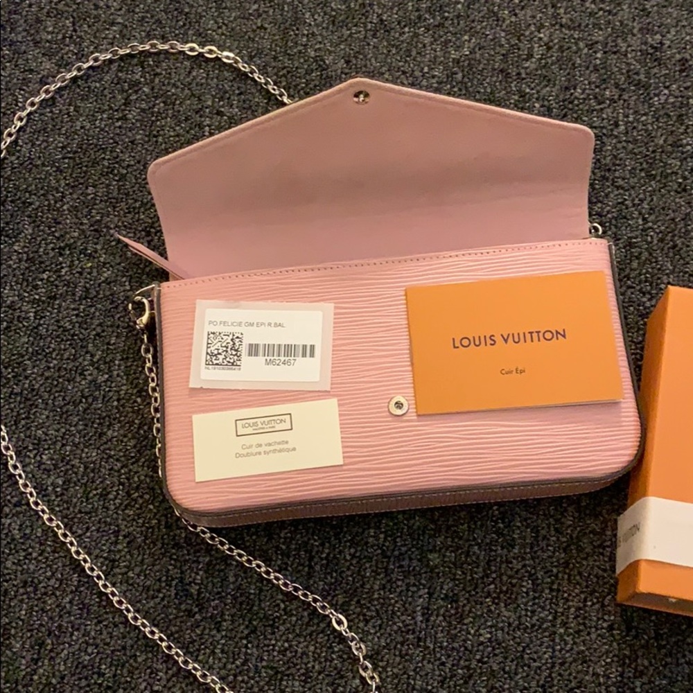 Louis Vuitton, brand new.